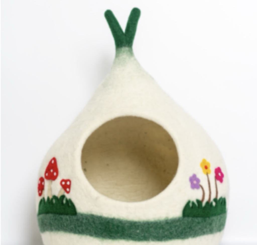 Pet Cave Beds - 100% Pure Wool (Flower and Mushroom)