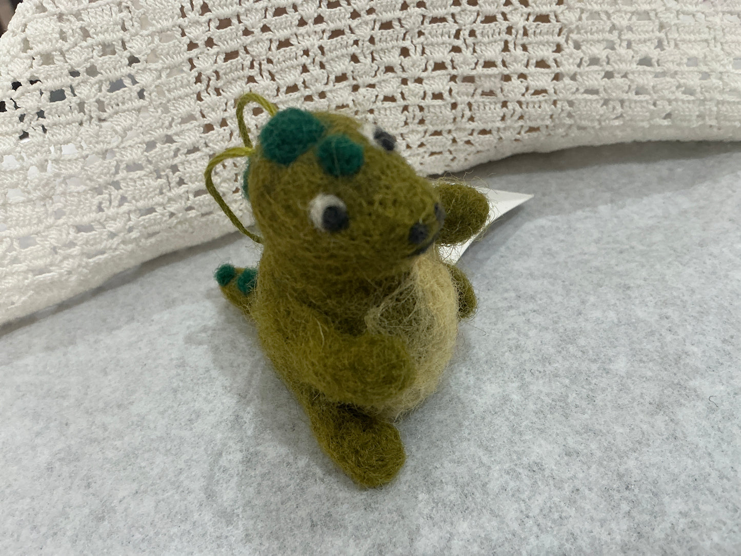 Green dinosaur ornament -202