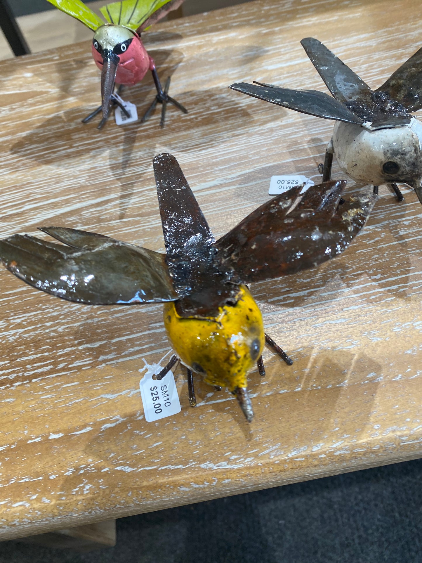 Sm10 metal finch with open wings