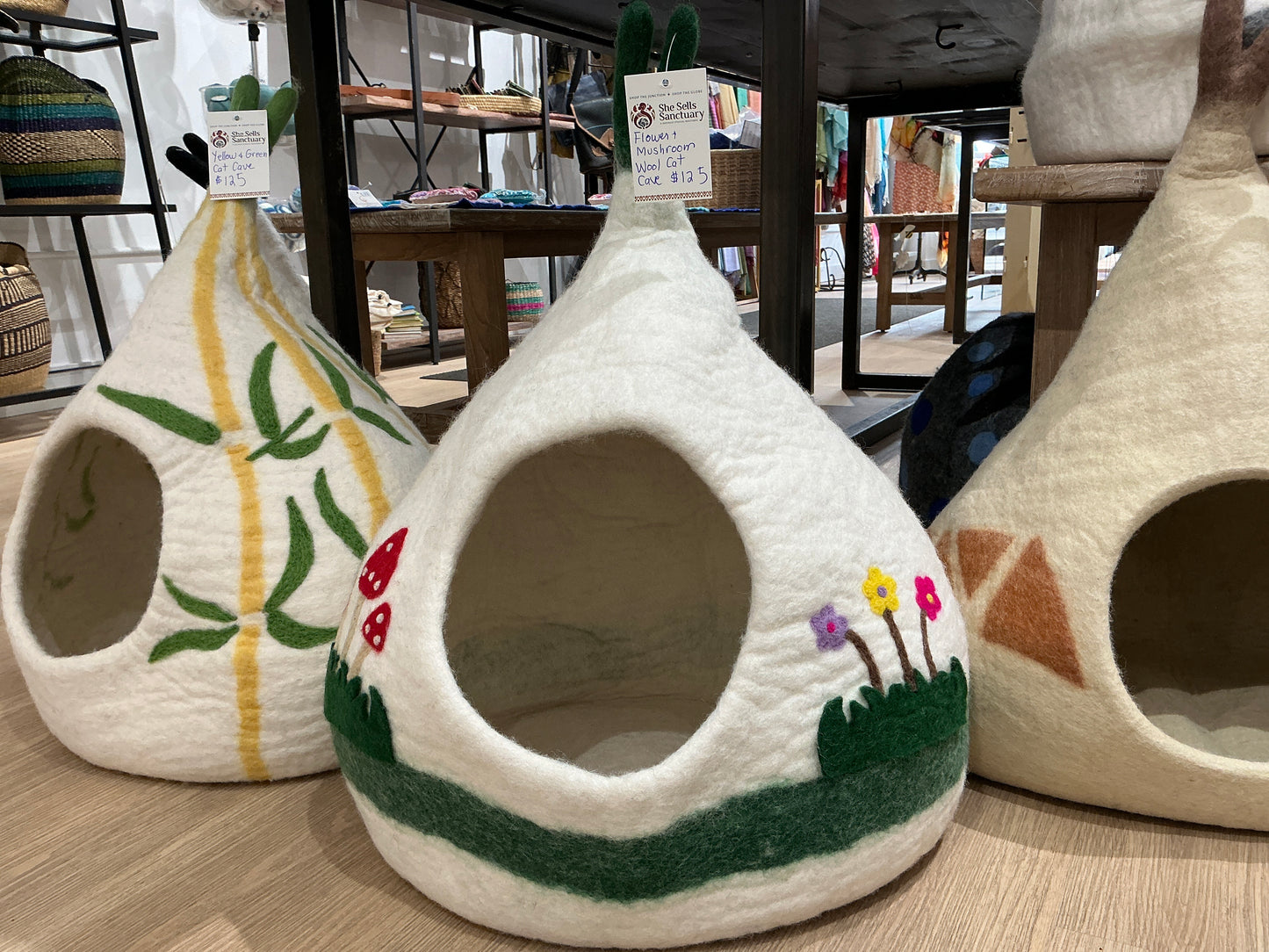 Cat Caves Beds - made of 100% Wool in Nepal