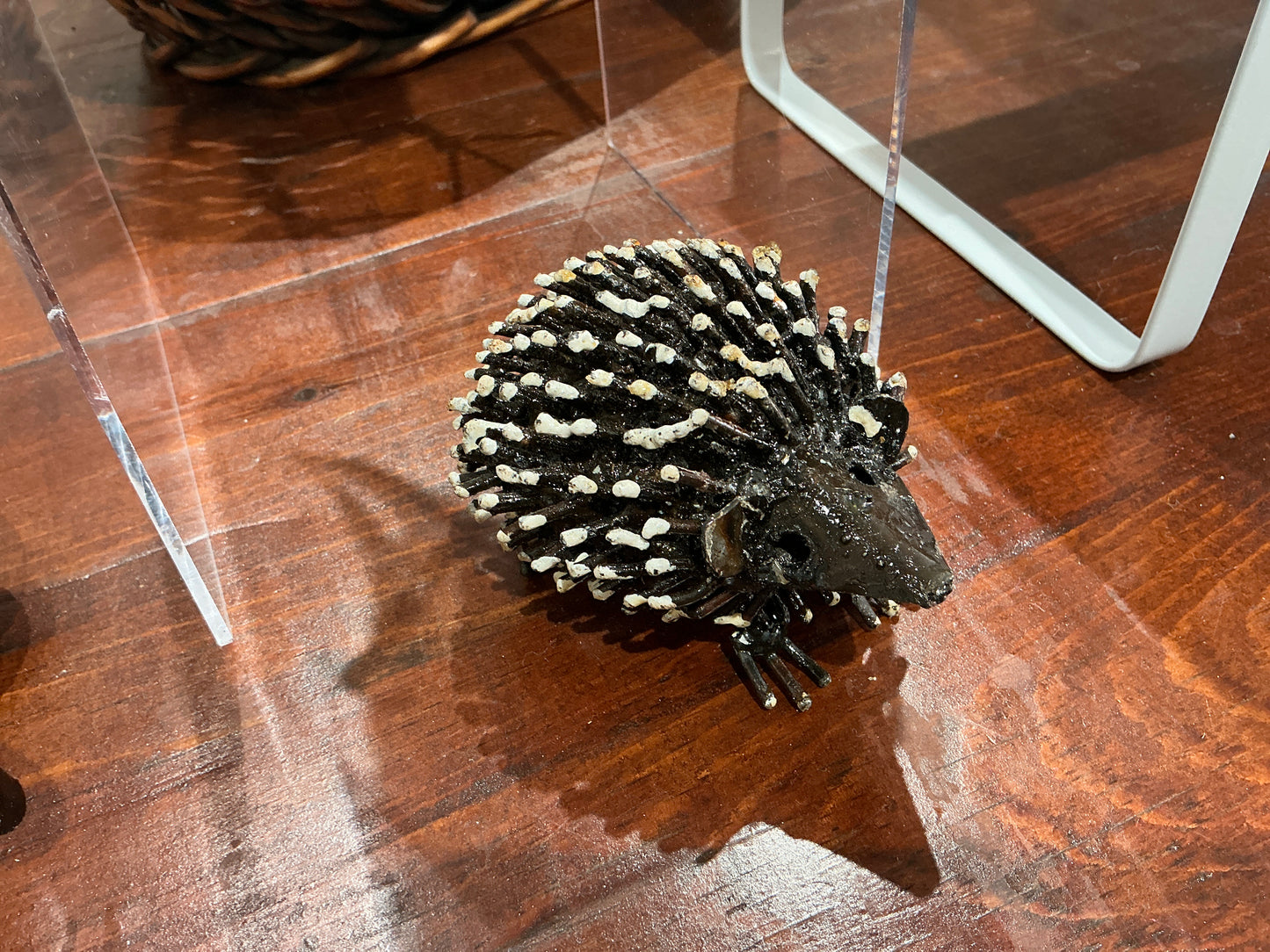 Sm25 metal decor hedgehog