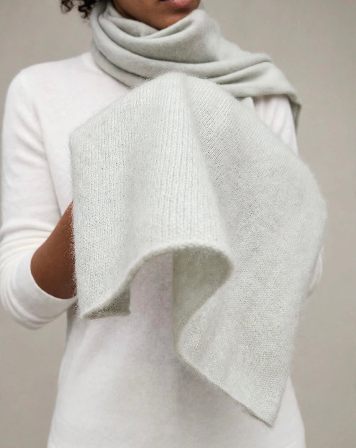 Solid cashmere knitted muffler Seafoam green