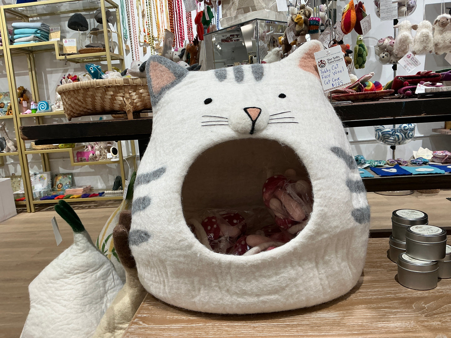 Cat Caves Beds - made of 100% Wool in Nepal