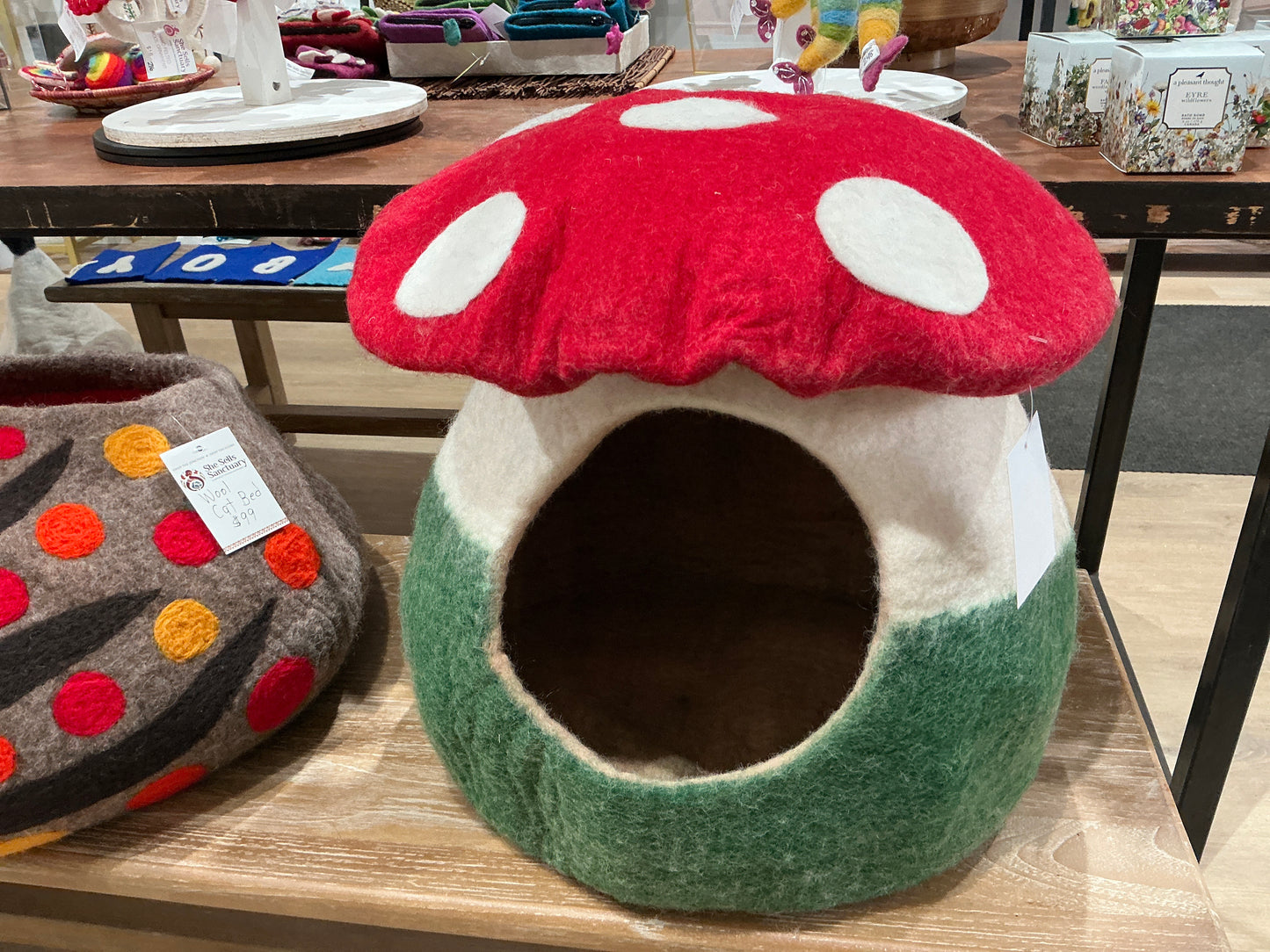 Cat Caves Beds - made of 100% Wool in Nepal