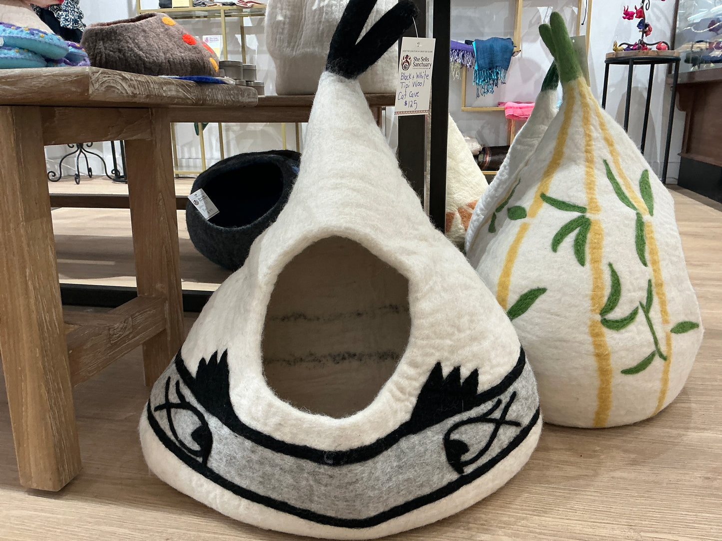 Cat Caves Beds - made of 100% Wool in Nepal