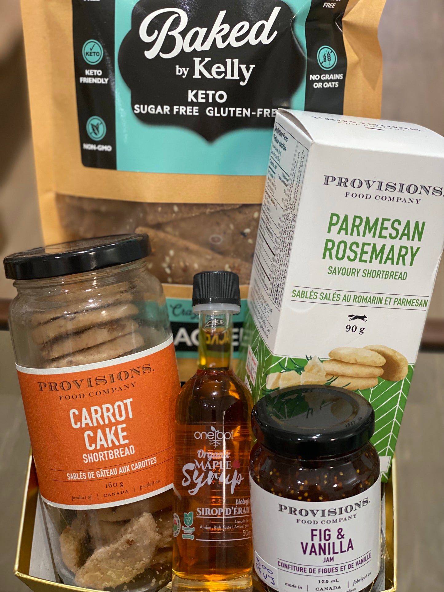 🇨🇦 Canadian gift basket ( no tax )