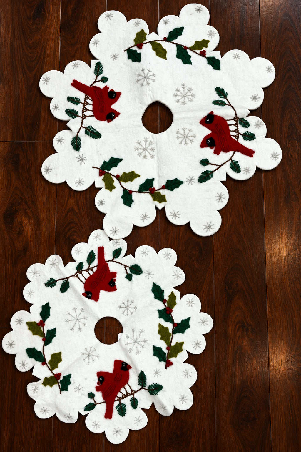 Medium-Small Wool Embroidered Cardinal Tree Skirt