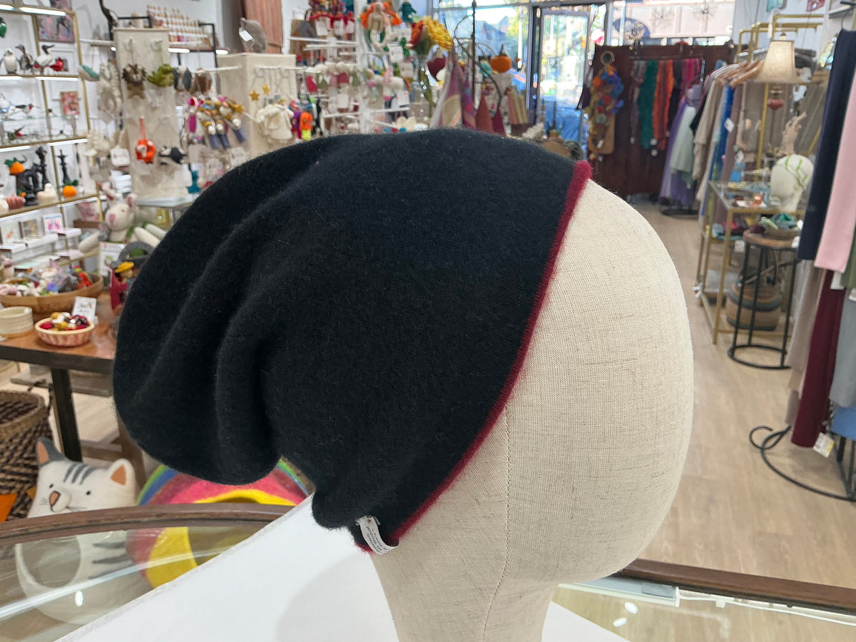 100% Pure Cashmere Hat Reversible (Black and Burgundy)
