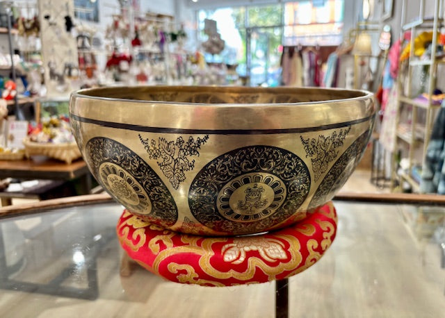 Tibetan singing bowl, sound bowl, therapy bowl, meditation bowl