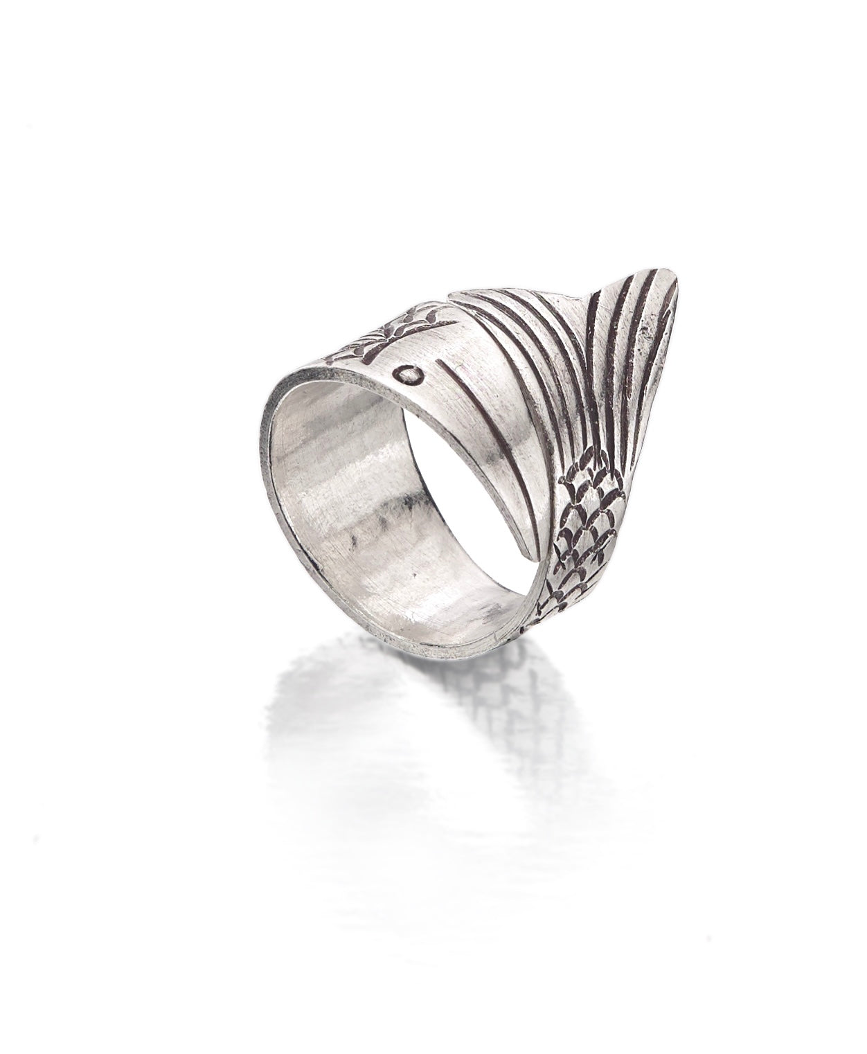 Fish Tale Ring TR122