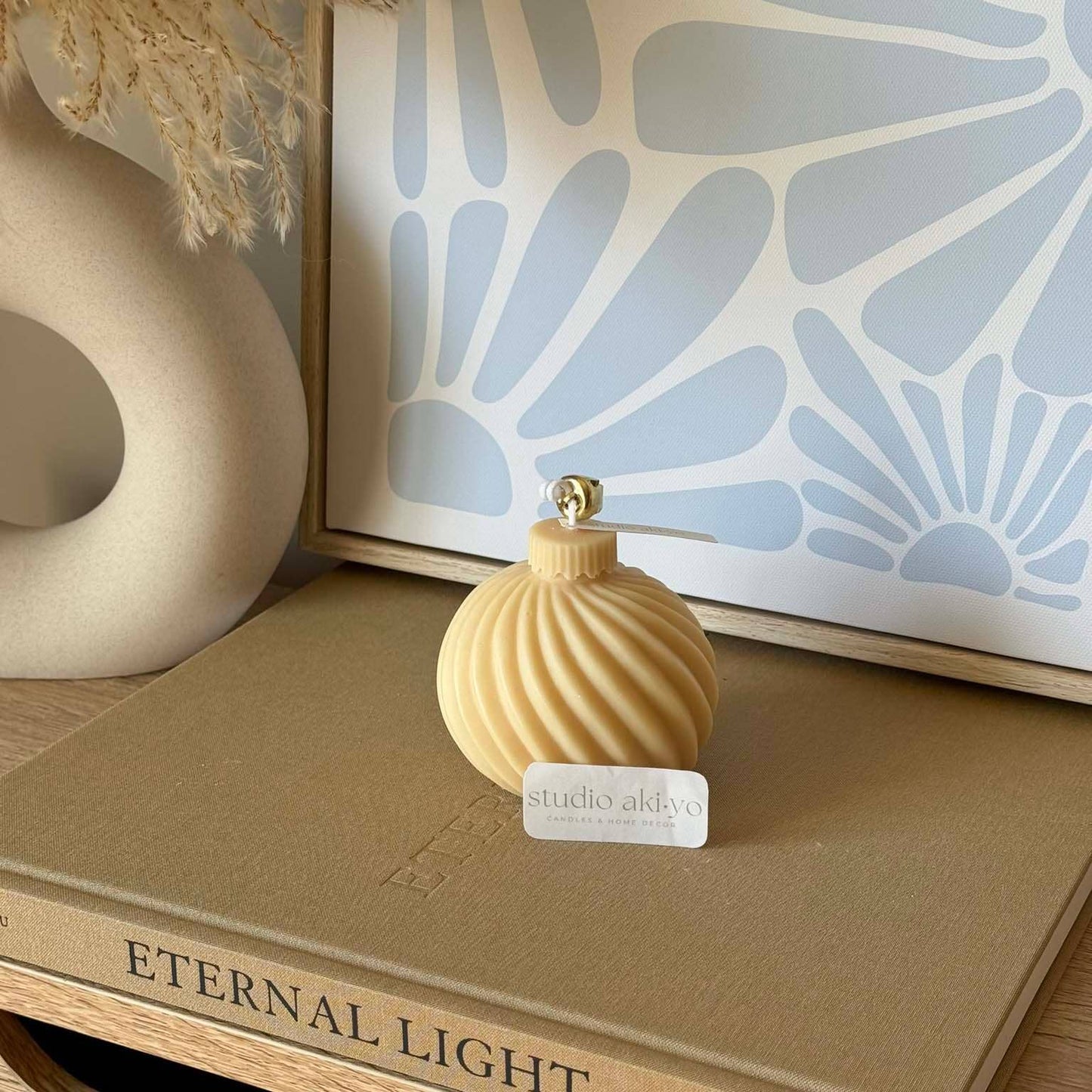 Holiday Swirl Ornament Soy Wax Candle | Christmas Decor: Ivory