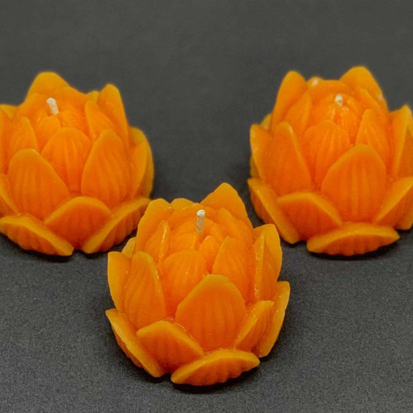 Lotus Flower - 100% Beeswax Candle: Natural Yellow