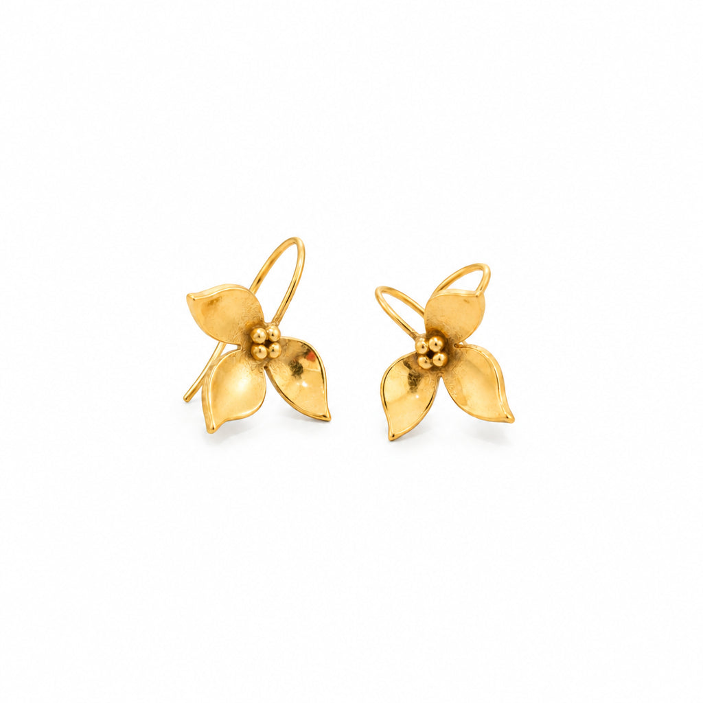 Lily earring brass