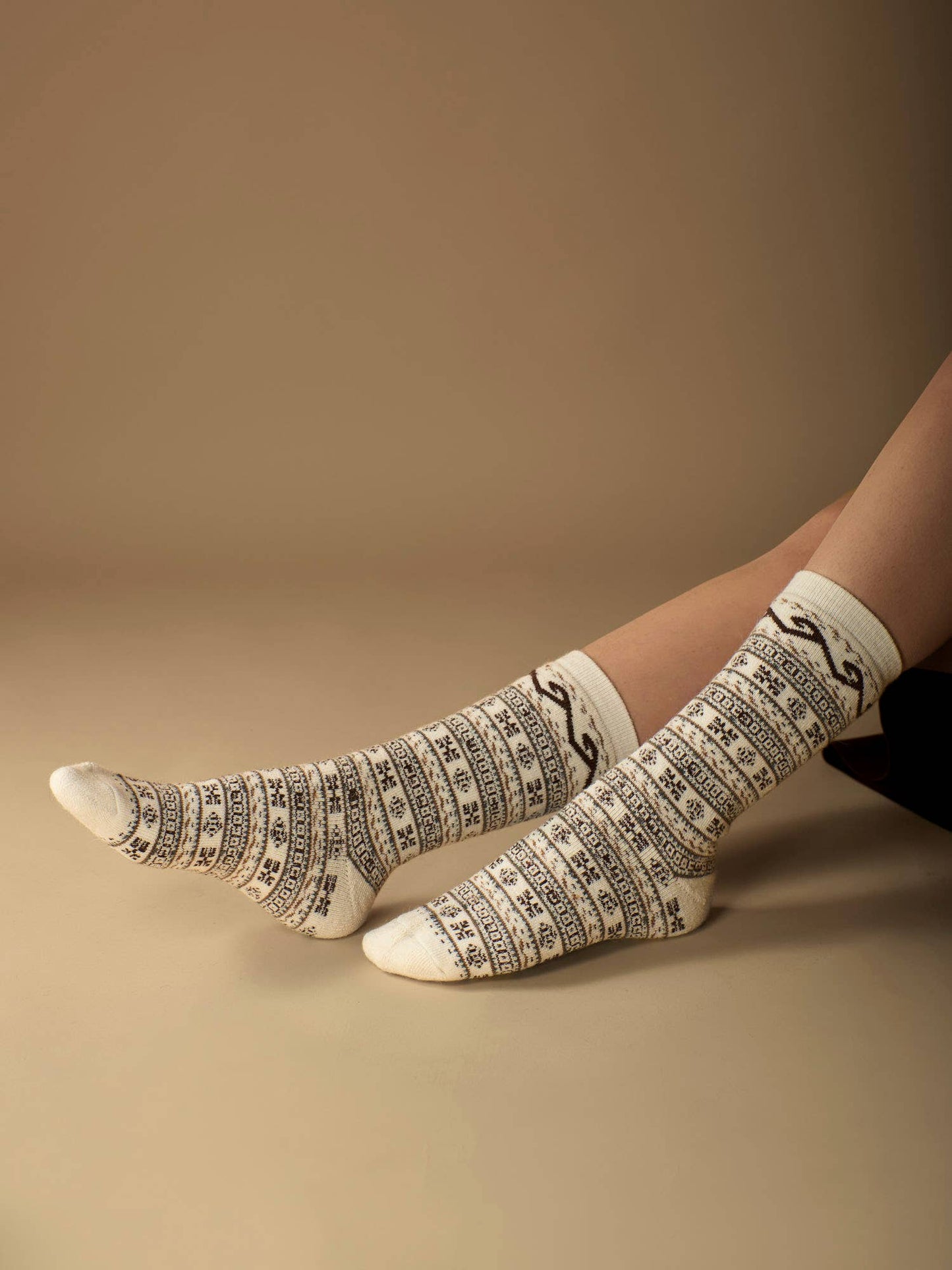 Inca Alpaca Socks | Full Cushion Socks | Crew Socks: Black / Medium