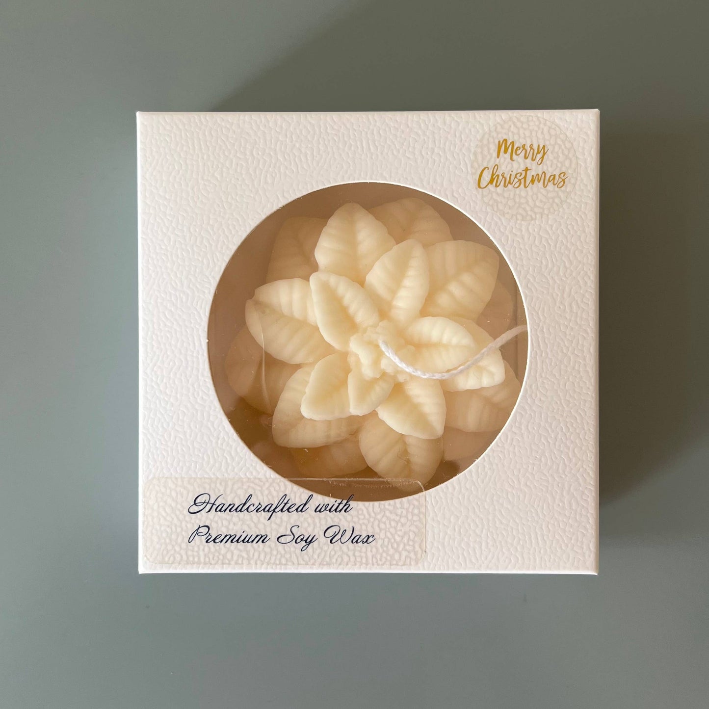 Poinsettia Scented Candle Ivory (natural) / Winterberry
