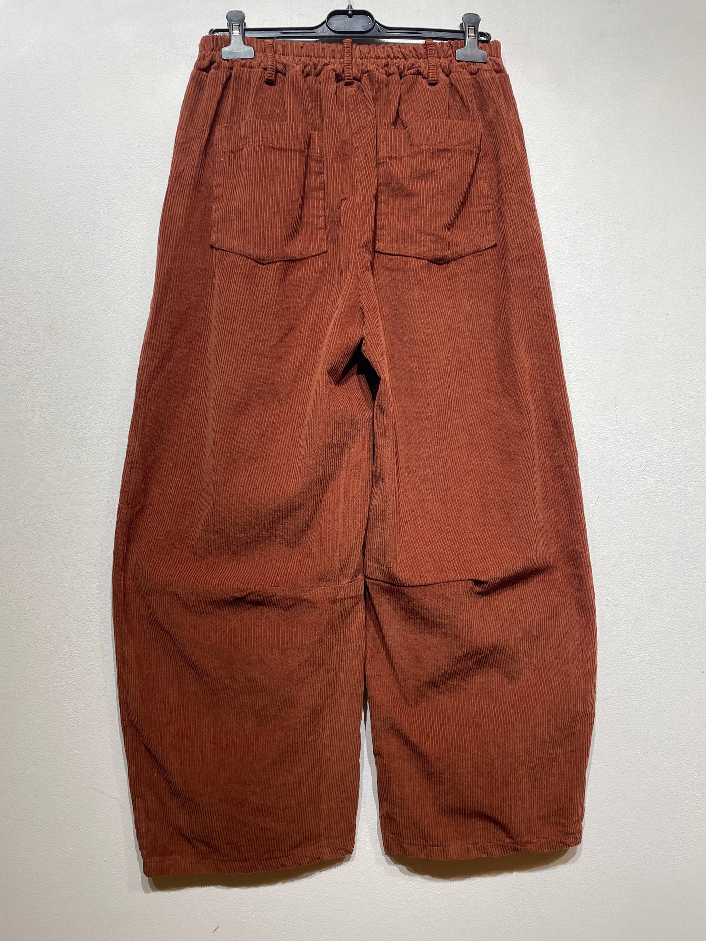 77503 VELVET TROUSERS WITH POCKETS, IN COTTON: ROUILLE