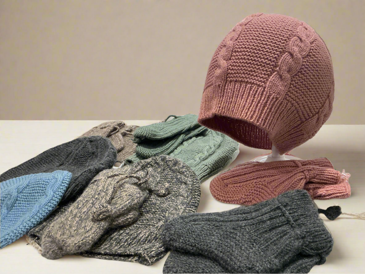 Cap and bootie cashmere baby set