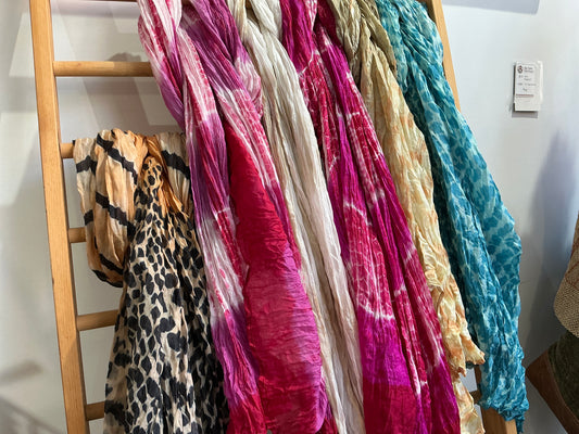 Large silk scarf POS