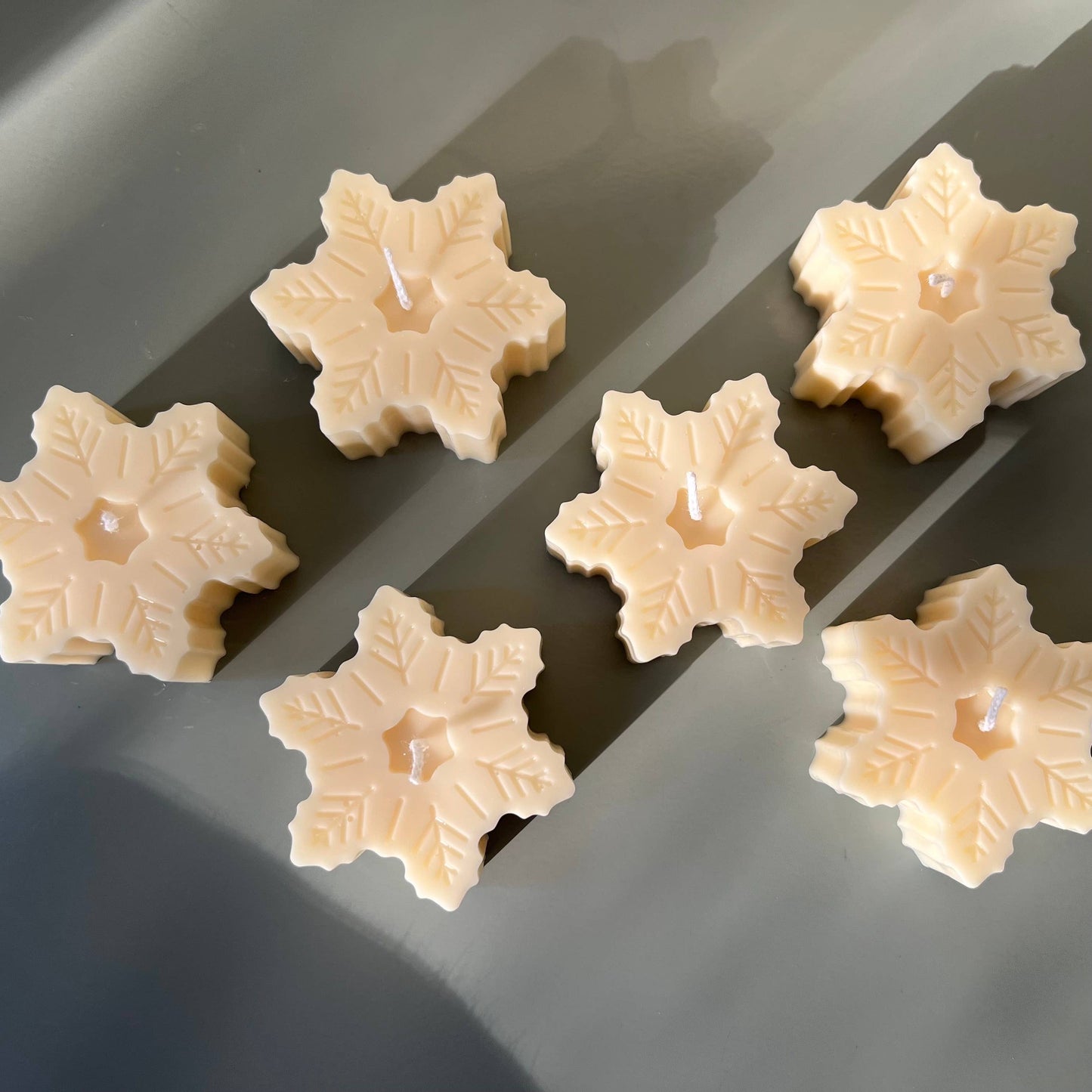 Scented Snowflake Candle | Small Christmas Gift: Ivory (natural) / Unscented
