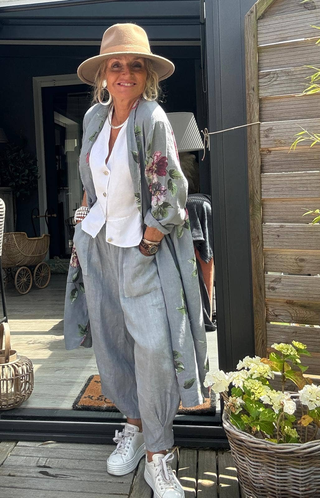 JACKET 1142 FLOWERS LINEN MATERIAL WITH POCKETS: Beige
