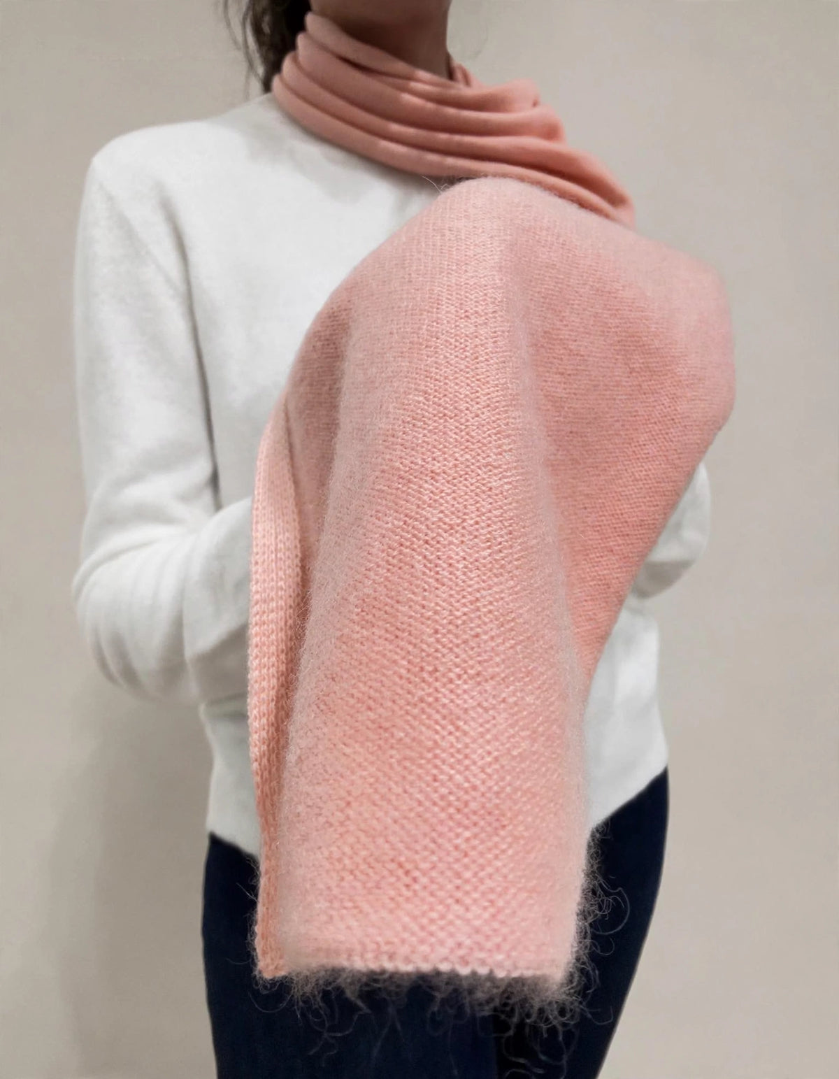 Solid cashmere knitted muffler pink