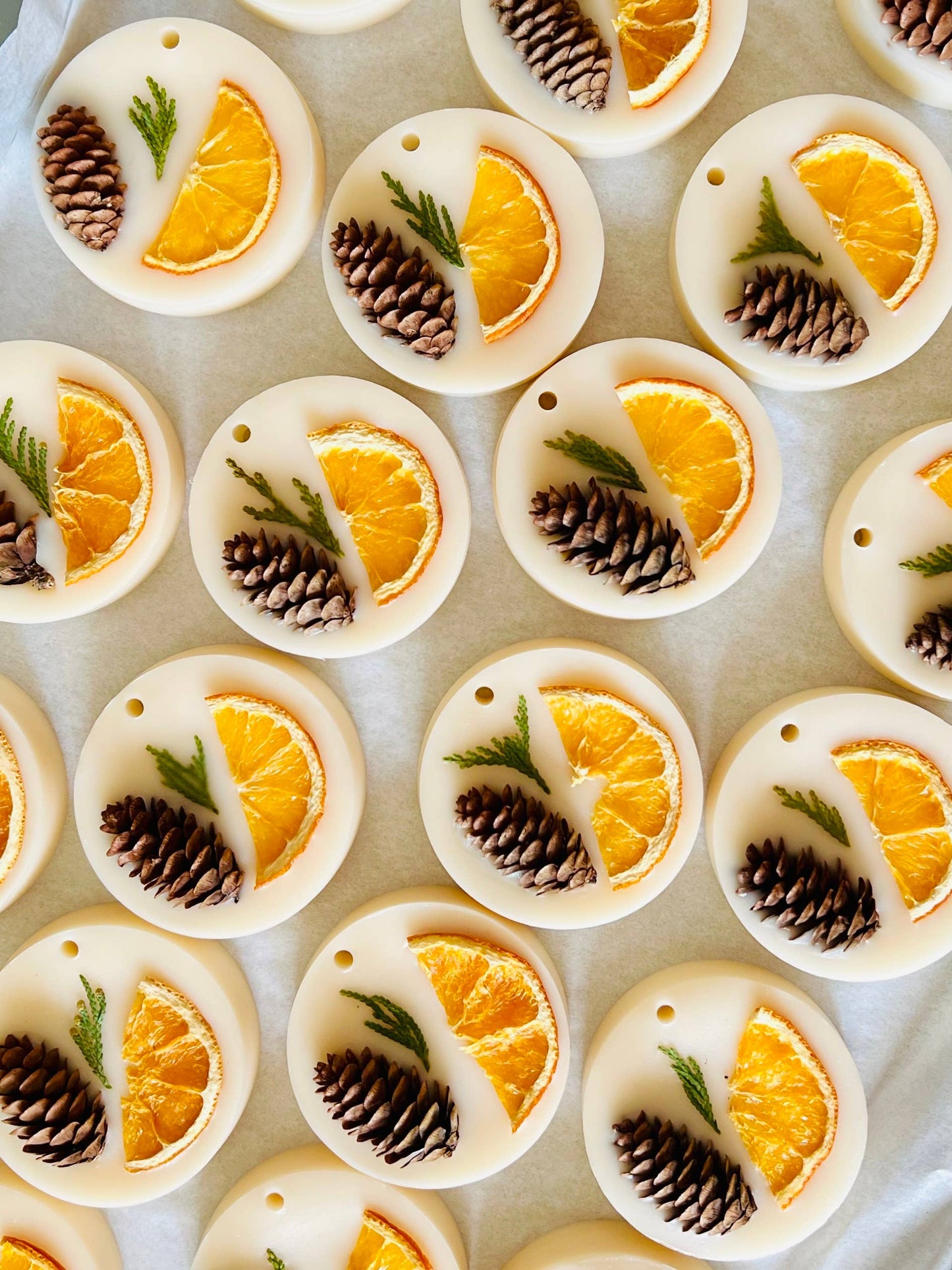Scented Wax Sachet | Christmas Scented Candle Ornament: Clementine & Sage / Christmas edition