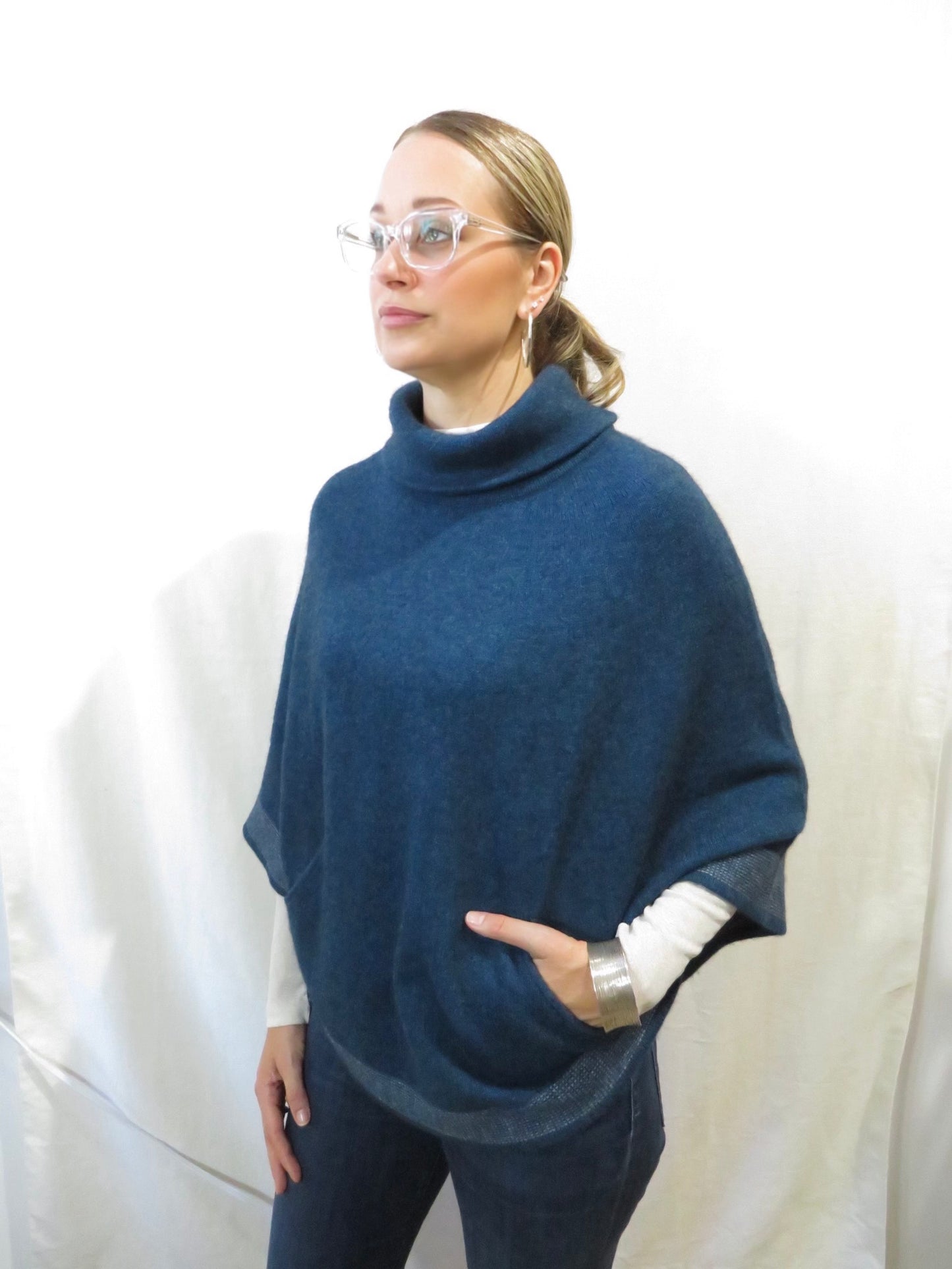 100% Cashmere Round Poncho DARK BLUE