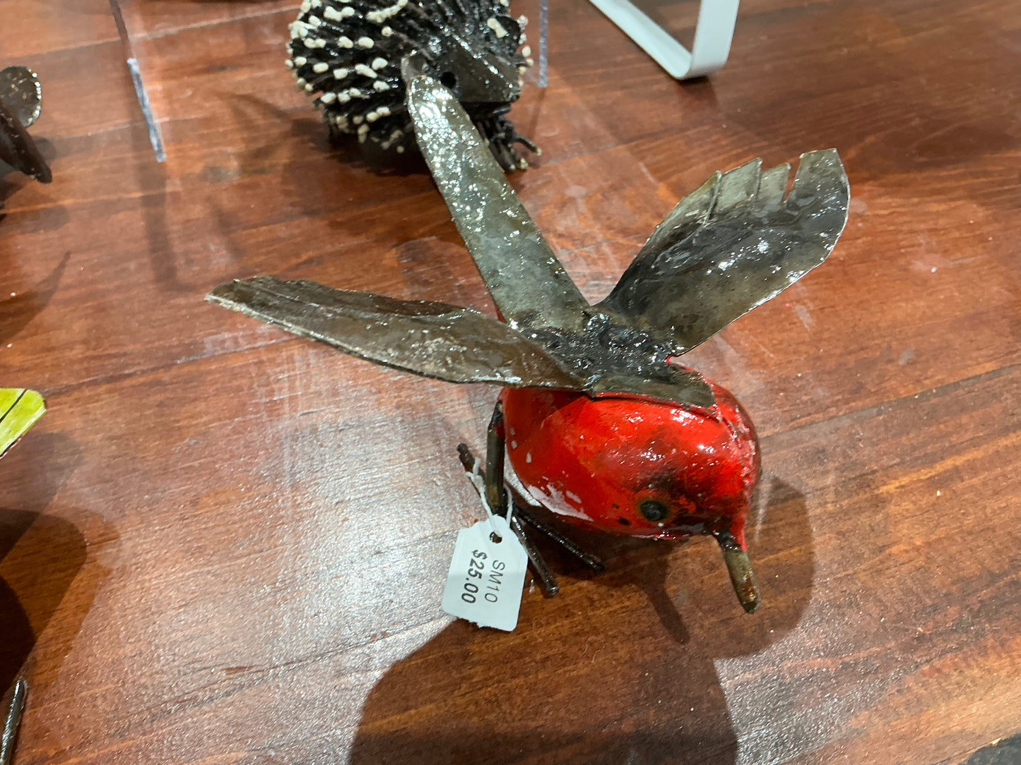 Sm10 metal finch with open wings