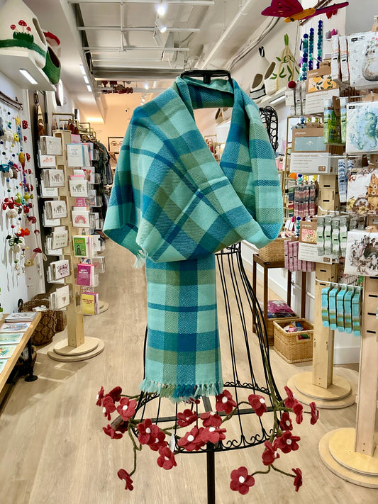 100% Cashmere Blue Tartan Muffler. NEW!