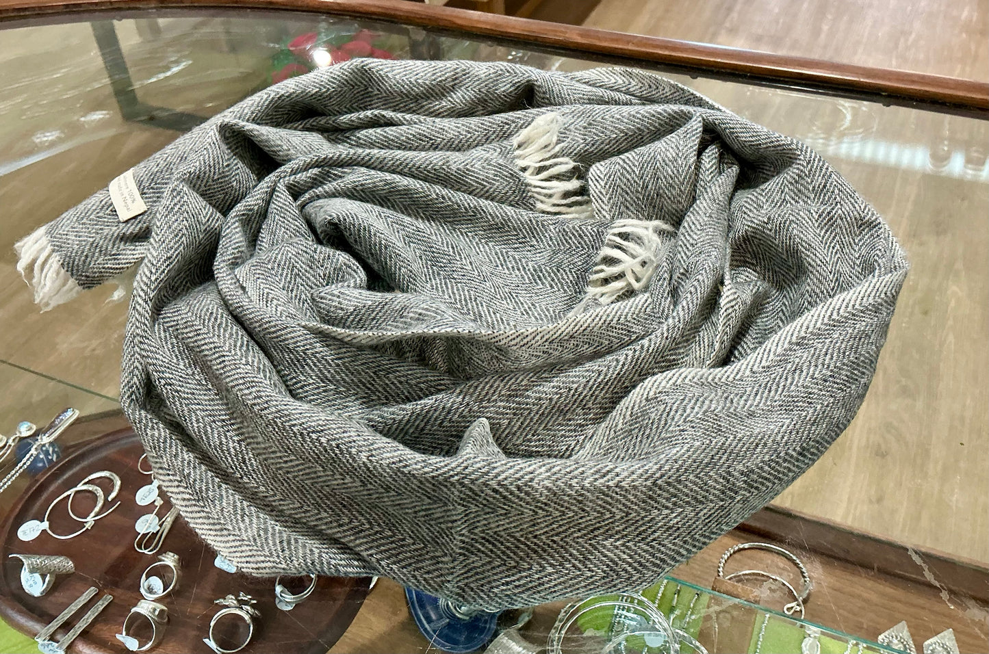 100% Cashmere Charcoal Herringbone Muffler