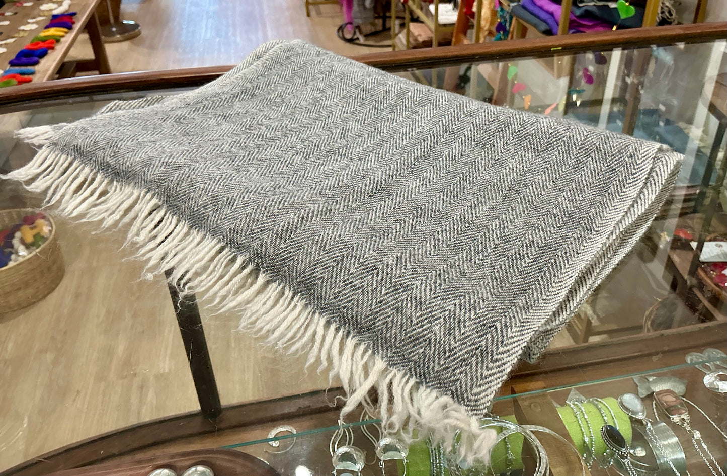 100% Cashmere Charcoal Herringbone Muffler