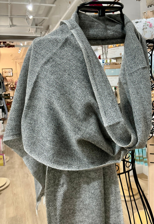 100% Cashmere Charcoal Herringbone Muffler