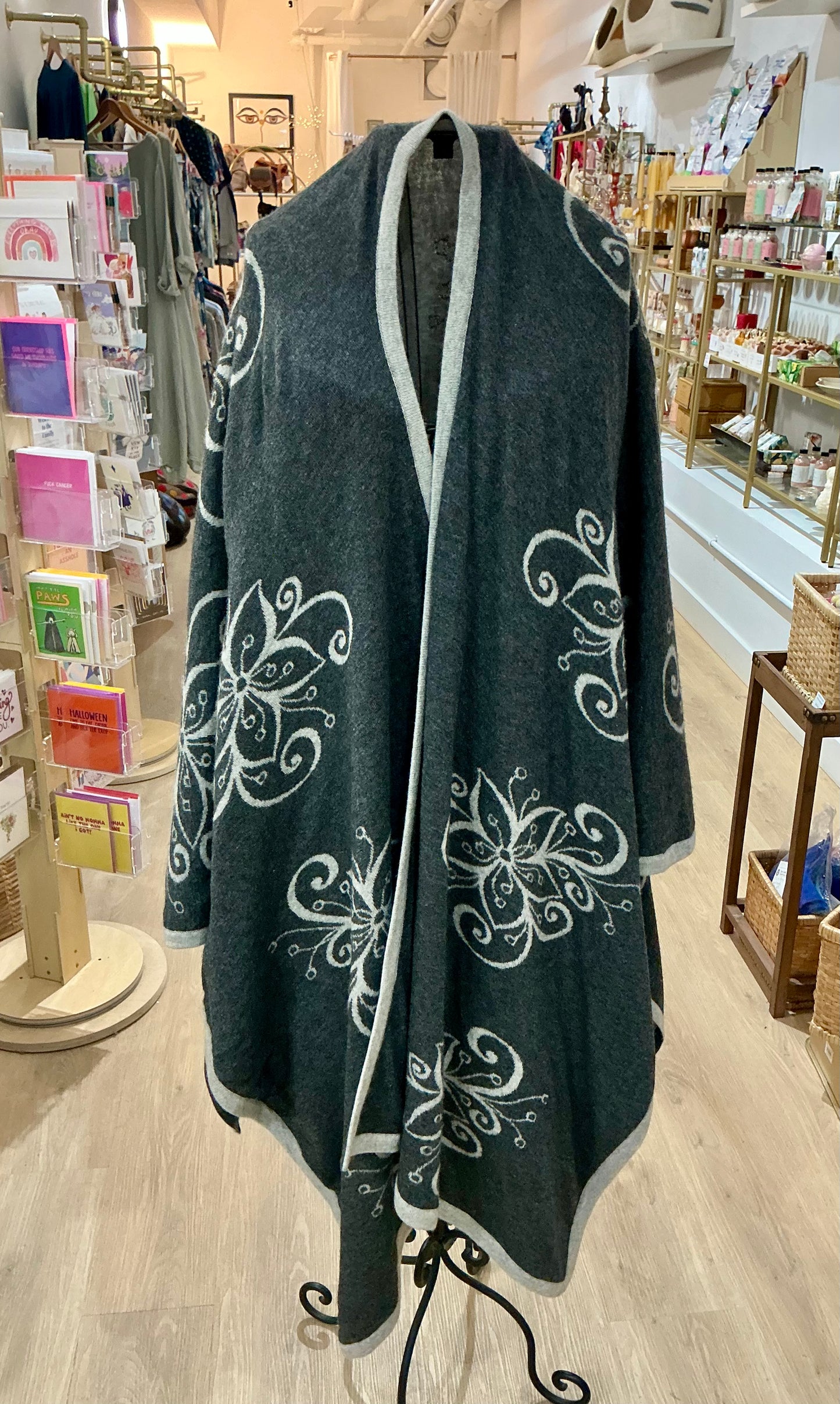 Pure cashmere reversible Cozy Thick Wrap (Butterfly Design)