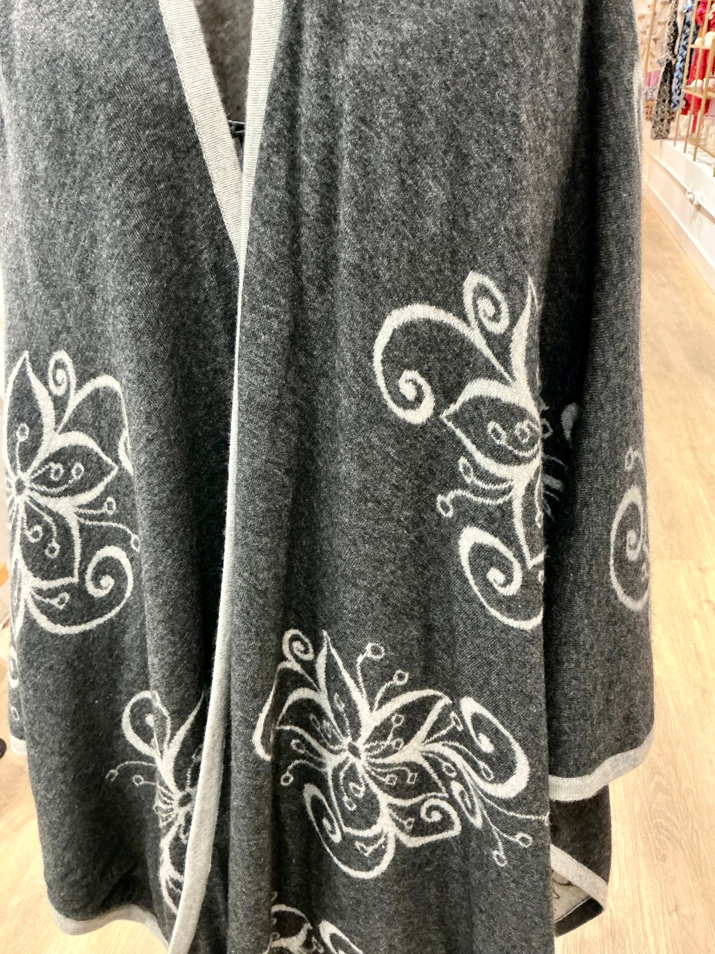 Pure cashmere reversible Cozy Thick Wrap (Butterfly Design)
