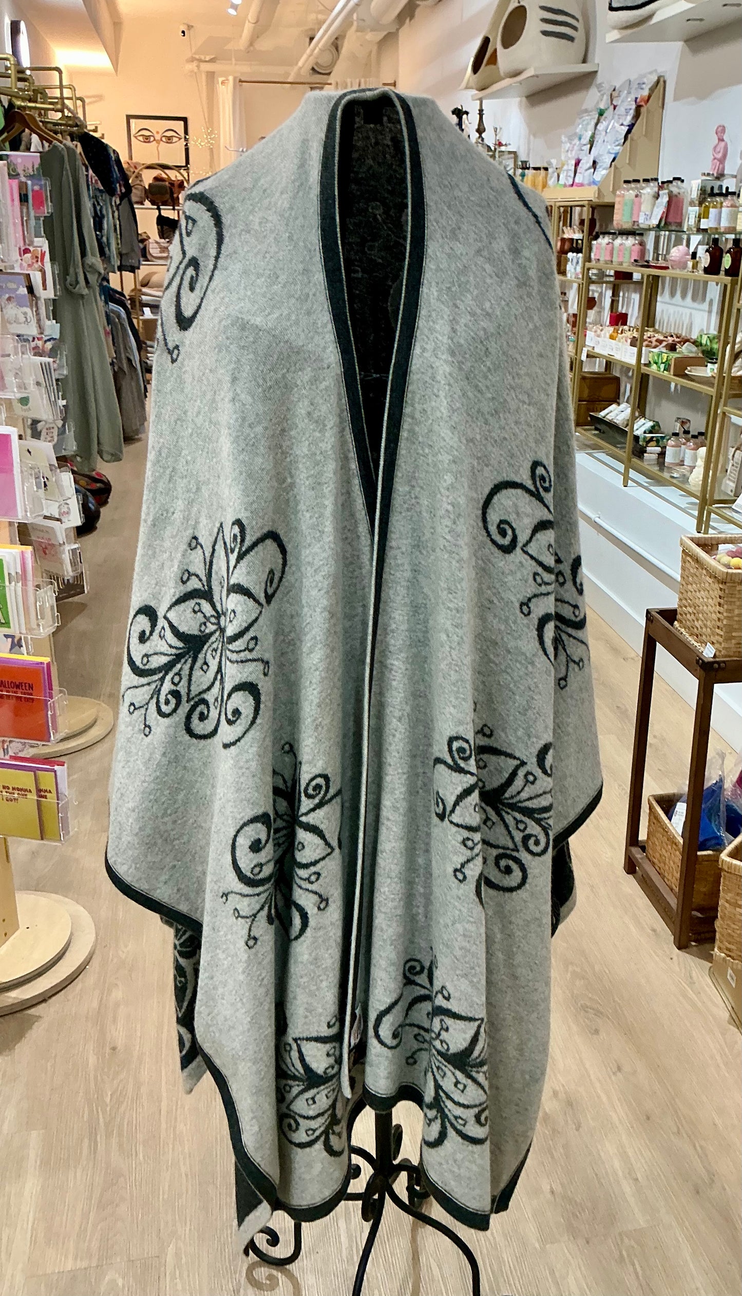Pure cashmere reversible Cozy Thick Wrap (Butterfly Design)