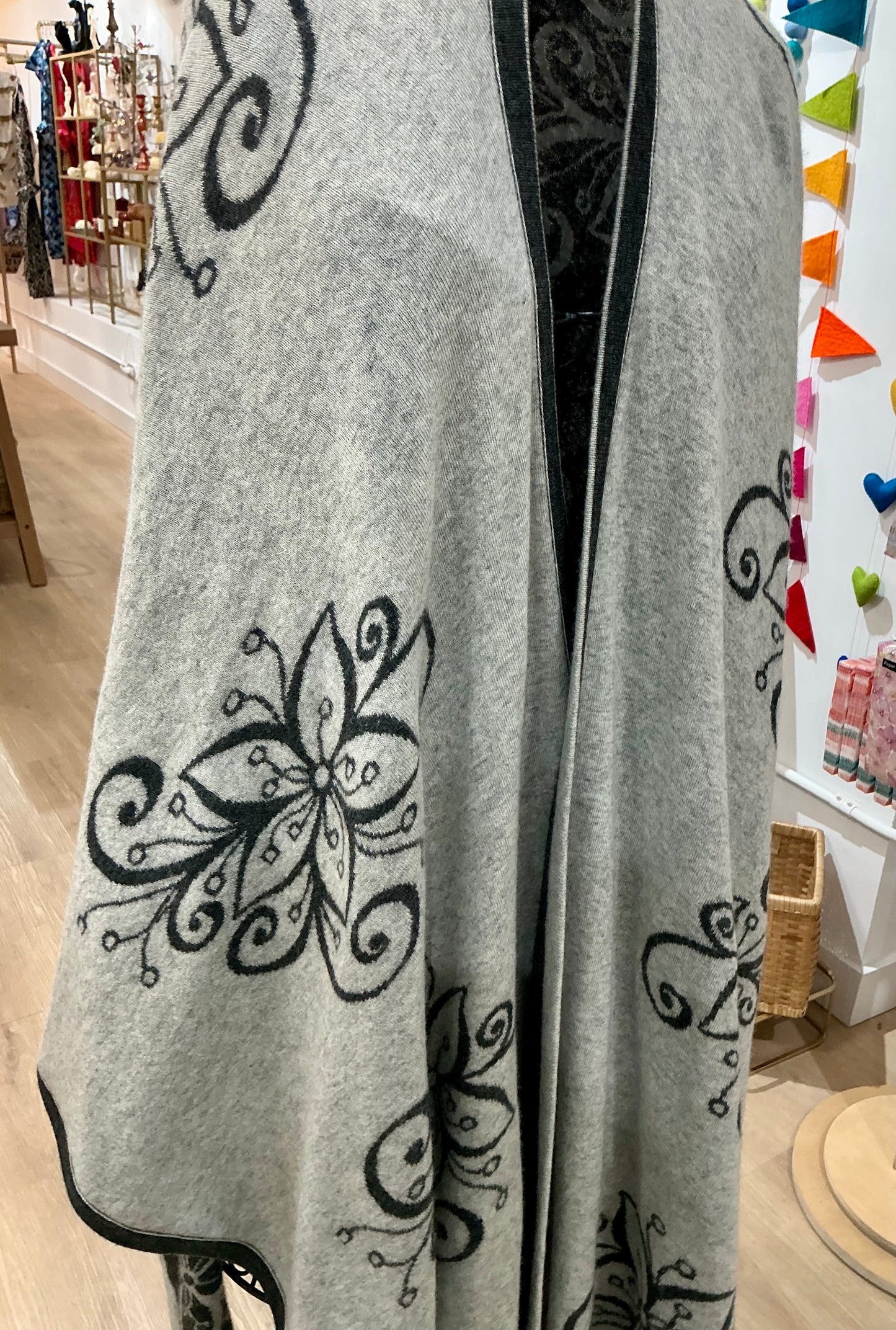Pure cashmere reversible Cozy Thick Wrap (Butterfly Design)