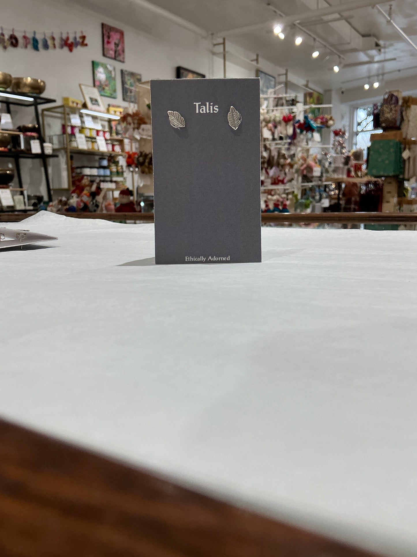 TALLIS Leaf stud earrings