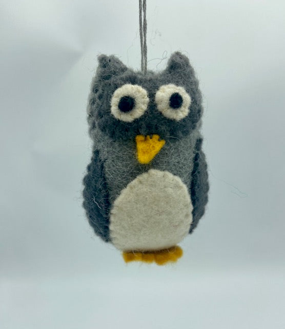 Grey Owl Ornament 211