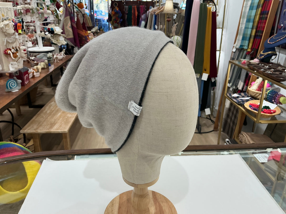 100% Pure Cashmere Hat Reversible (Black and White)