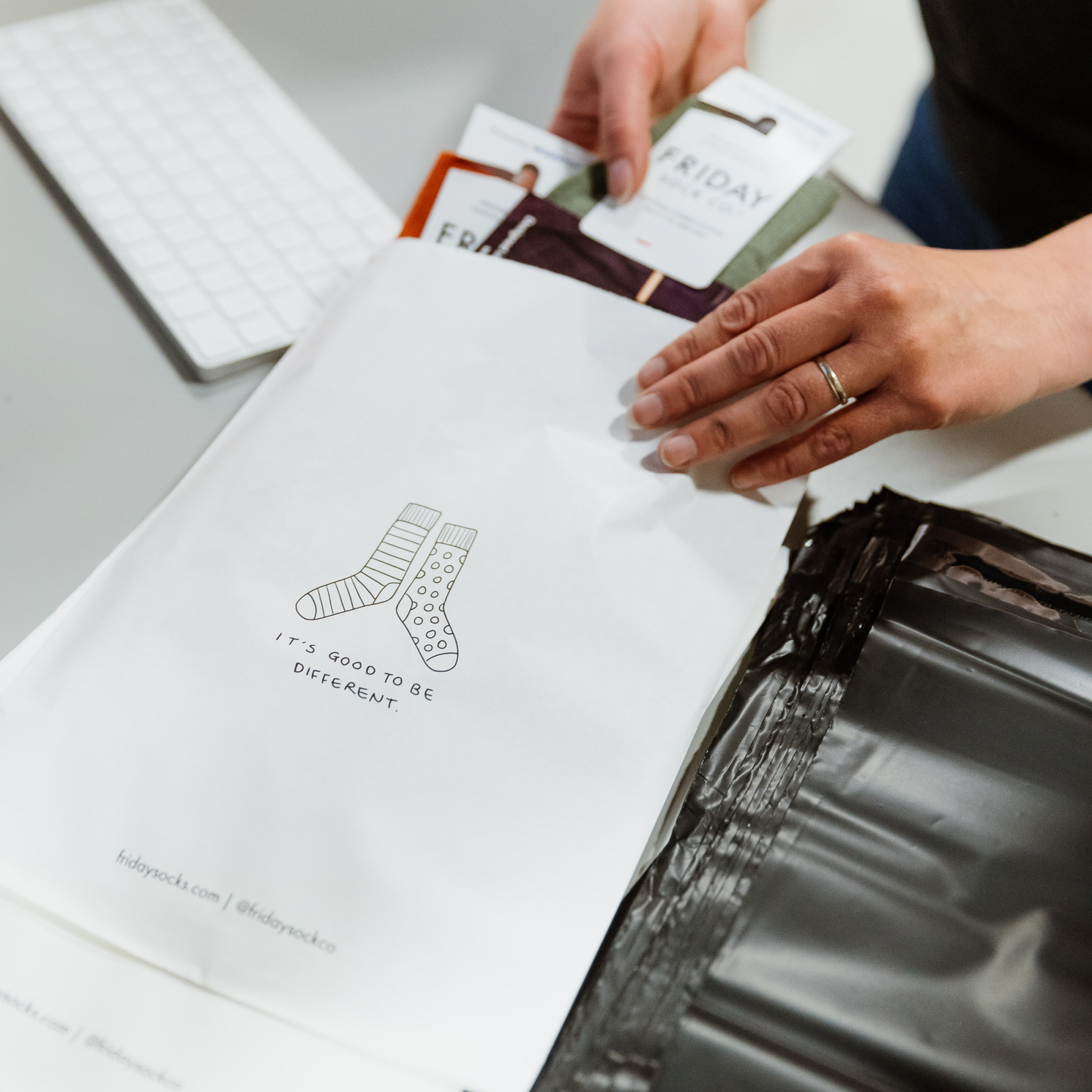 Women's Red Wine & Grapes Socks: Women’s 5 – 10