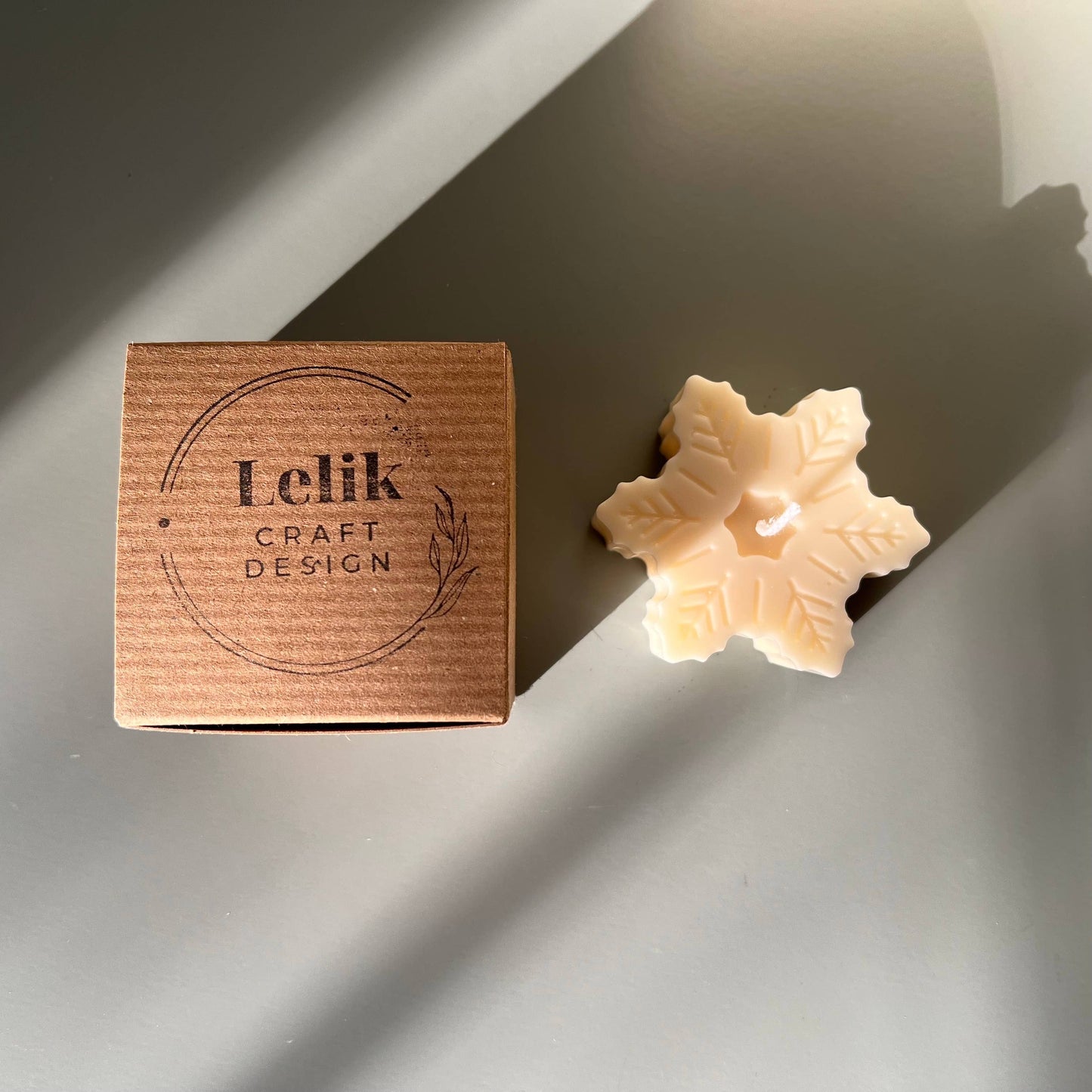 Scented Snowflake Candle | Small Christmas Gift: Ivory (natural) / Unscented