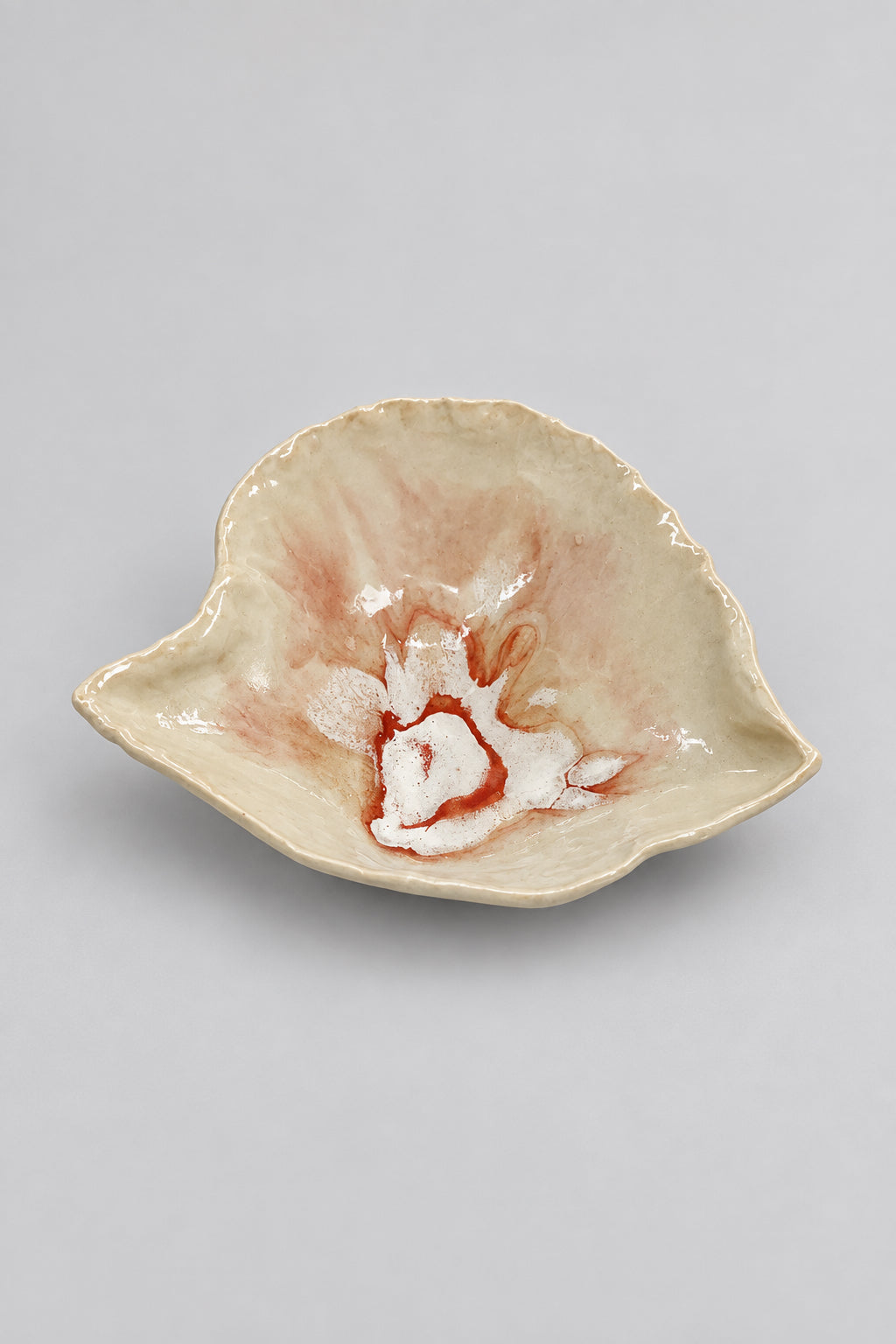Canadian made pottery - med conch