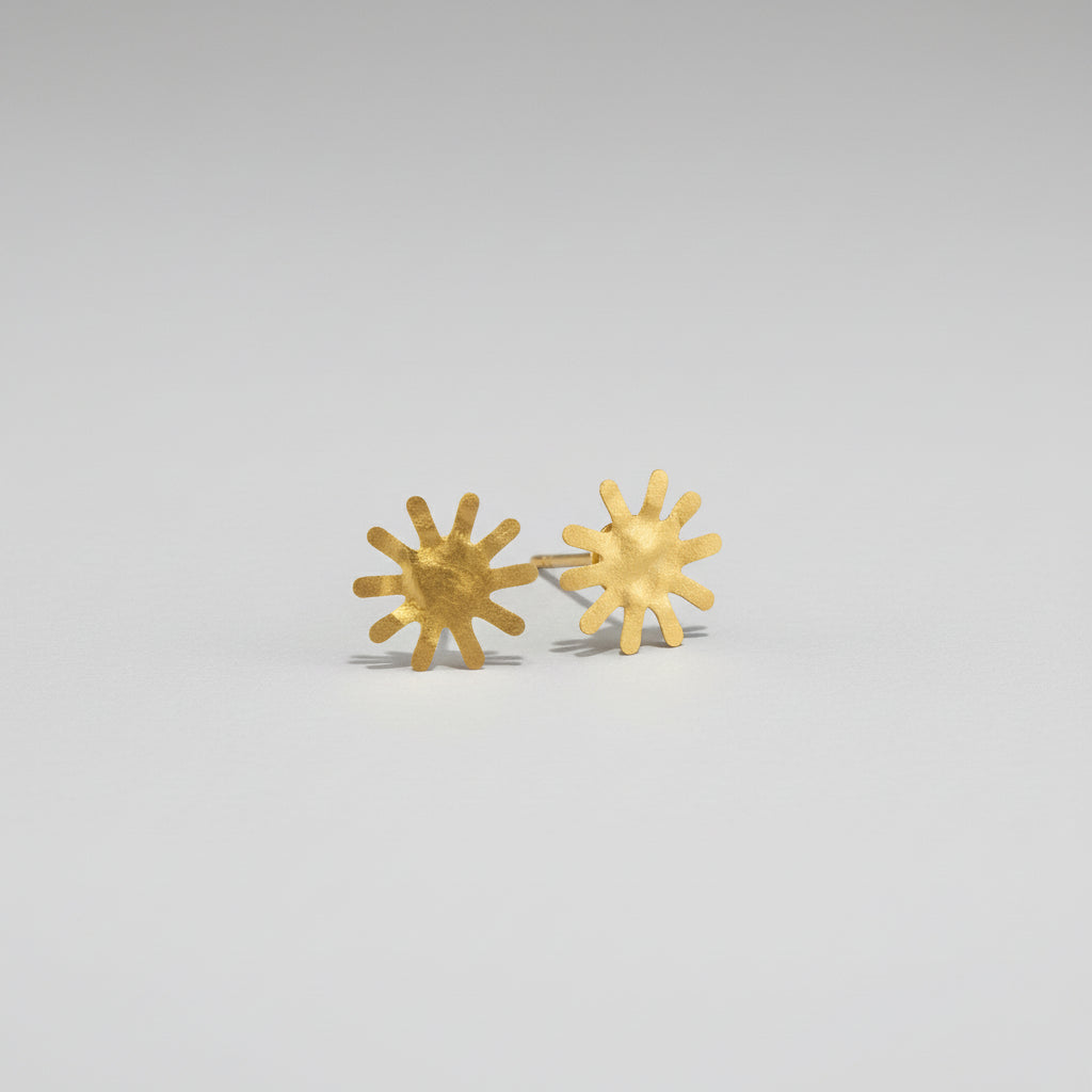 Flower stud brass earring