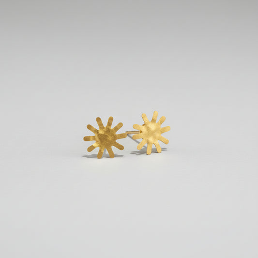 Flower stud brass earring