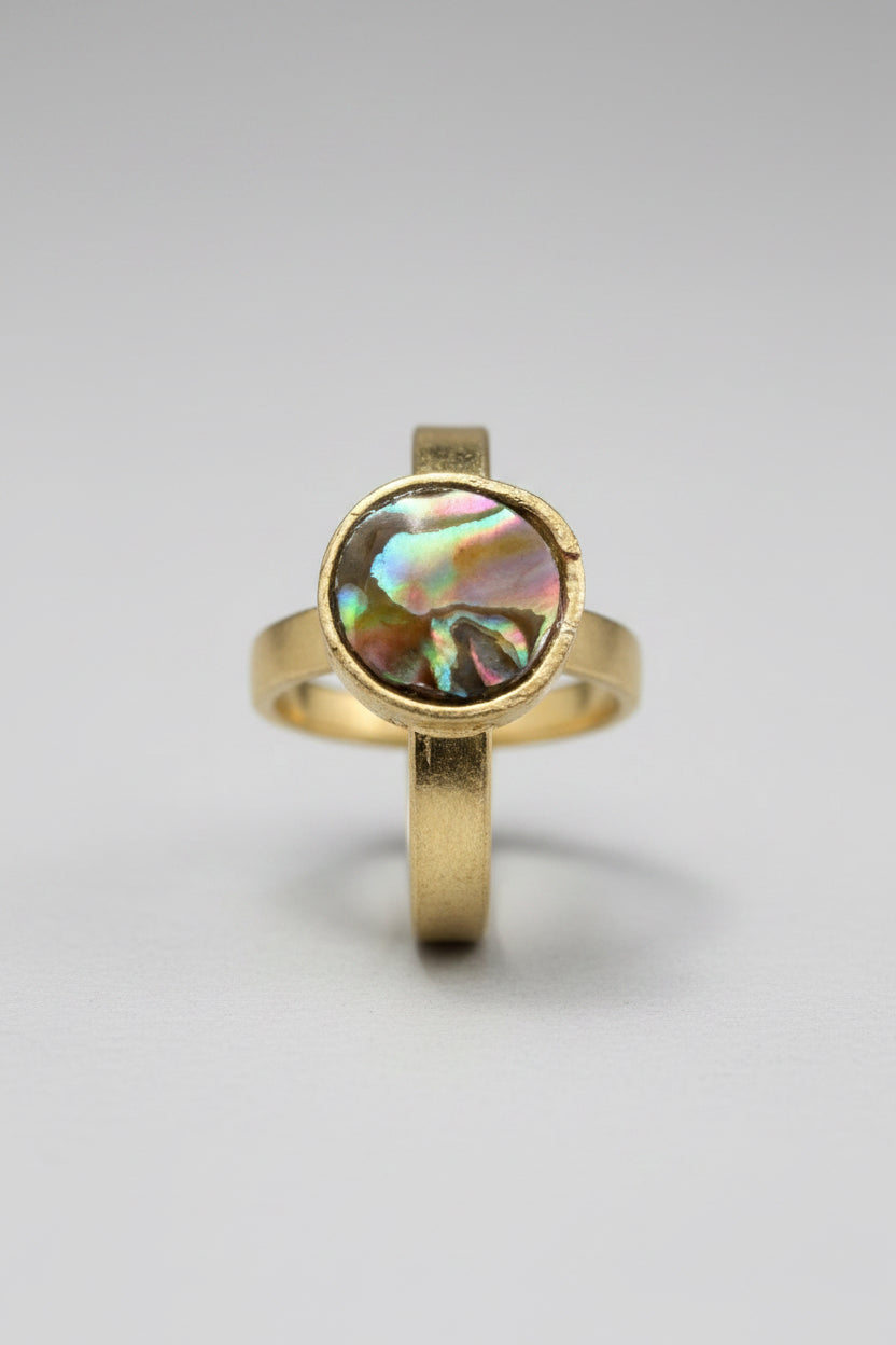 Ring brass with shell